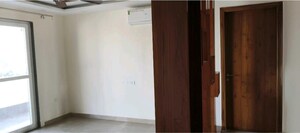 Bedroom in 4 BHK Builder Floor at Sector 14 – for Rent