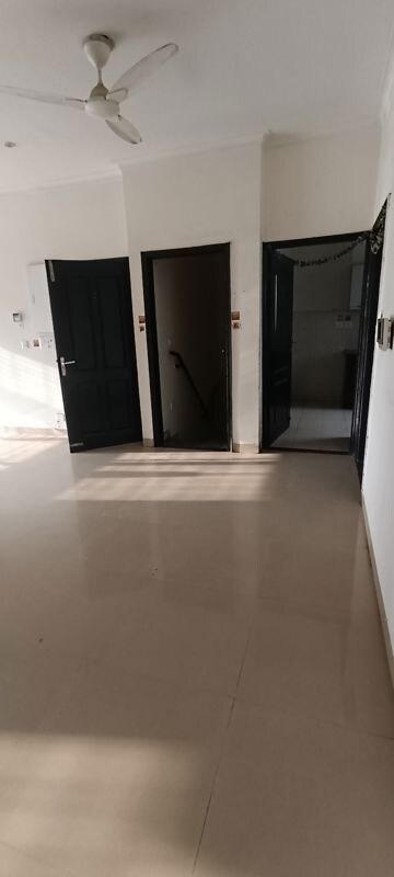 Room in 3 BHK Builder Floor at Ansal API Esencia, Sector 67 – for Rent