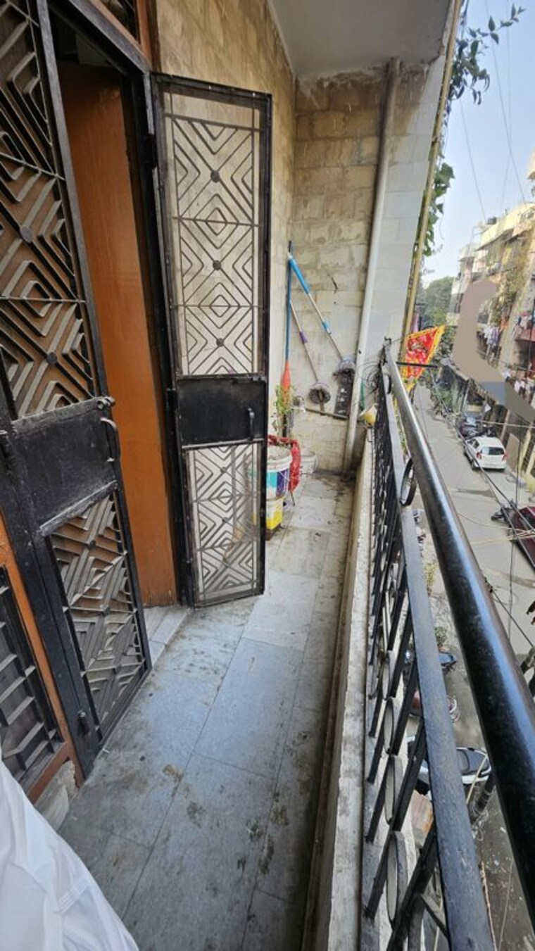 Balcony, dilshad colony 2 Bedroom 750 Sq.Ft. Builder Floor In Dilshad Colony Delhi 9749489