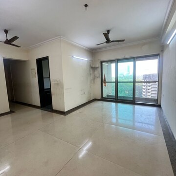 Room in 2.5 BHK Apartment at Kalpataru Towers, Defence Colony – for Rent