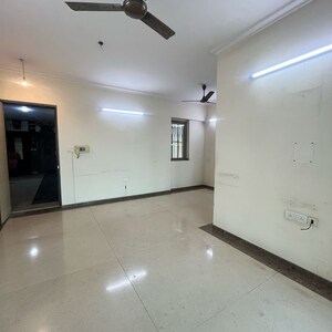 Room in 2.5 BHK Apartment at Kalpataru Towers, Defence Colony – for Rent