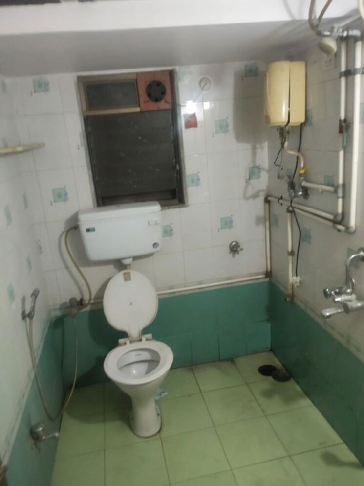 Bathroom, godrej-emerald 2 Bedroom 700 Sq.Ft. Apartment In Ghodbunder Road Thane 9749540