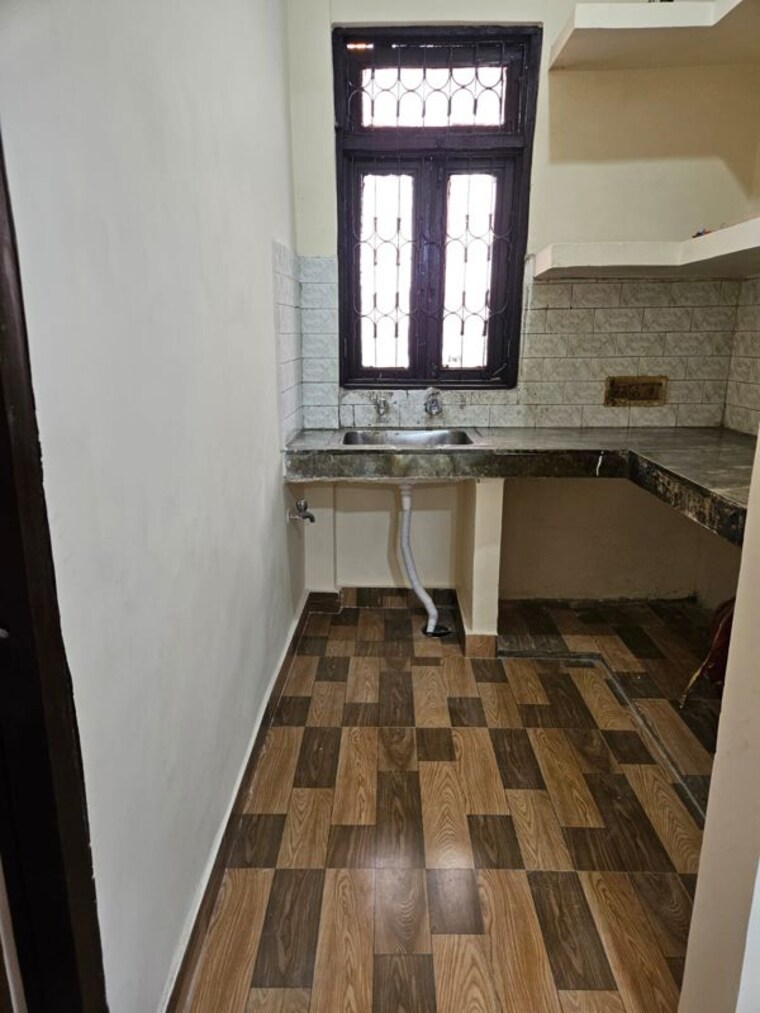 Kitchen, dilshad colony 2 Bedroom 650 Sq.Ft. Apartment In Dilshad Colony Delhi 9749554