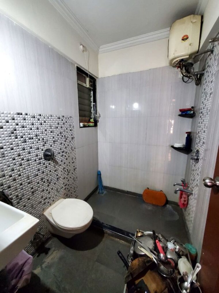 Bathroom, cosmos-empress-park 2 Bedroom 750 Sq.Ft. Apartment In Ghodbunder Road Thane 9749556