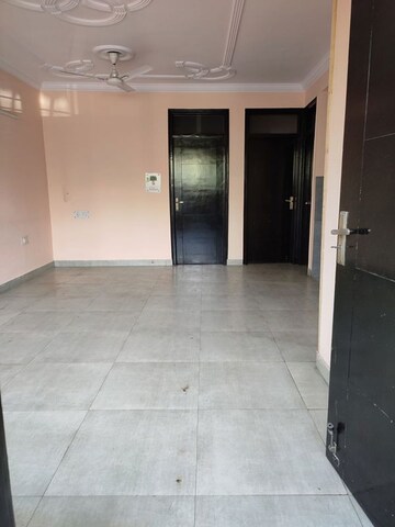 Room in 2 BHK Independent House at RWA Apartments Sector 20, Sector 20 – for Rent