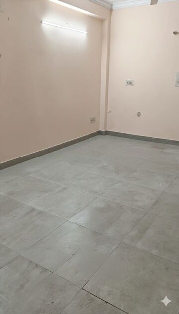 Room in 2 BHK Independent House at RWA Apartments Sector 20, Sector 20 – for Rent