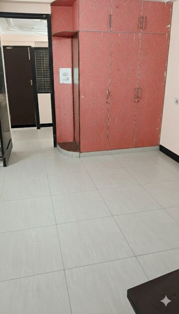 Room in 2 BHK Independent House at RWA Apartments Sector 20, Sector 20 – for Rent