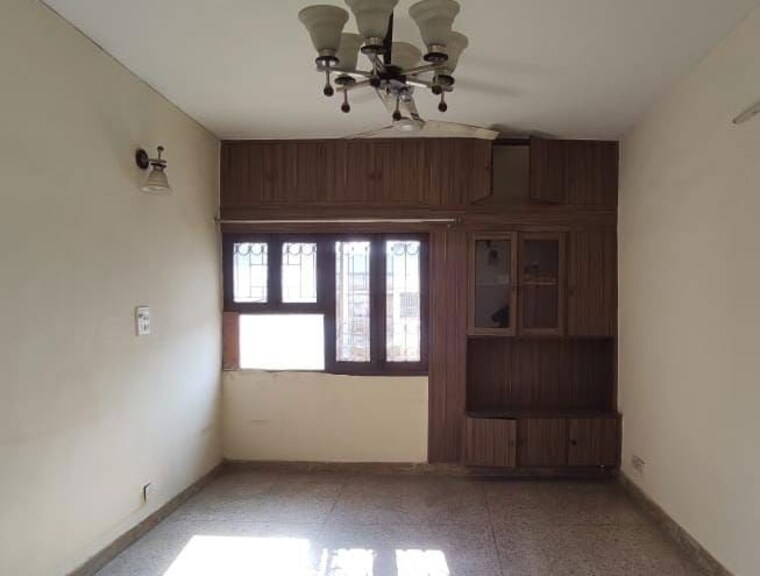 Room, vasant kunj 2.5 Bedroom 1500 Sq.Ft. Apartment In Vasant Kunj Delhi 9749561