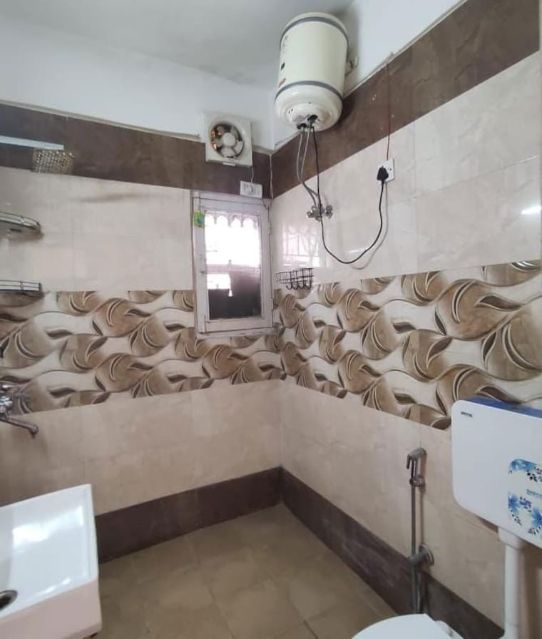 Attached Bathroom, vasant kunj 2.5 Bedroom 1500 Sq.Ft. Apartment In Vasant Kunj Delhi 9749561