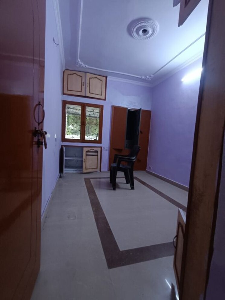 undefined, mayur vihar 3.5 Bedroom 1250 Sq.Ft. Apartment In Mayur Vihar Delhi 9749570