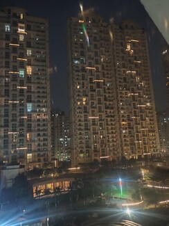 3 BHK + Servant Room Apartment For Rent in Mahagun Mezzaria