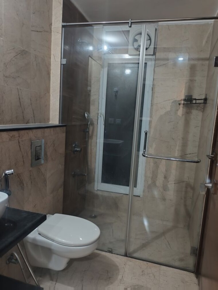 Bathroom, mahagun-mezzaria 3 Bedroom 2500 Sq.Ft. Apartment In Sector 78 Noida 9749571