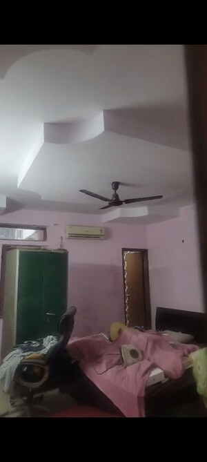 Master Bedroom in 3 BHK Independent House at Sector 46 – for Rent