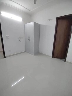 1 BHK + Servant Room Builder Floor For Rent in Chattarpur