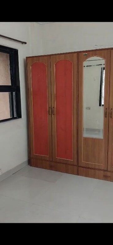 2 BHK Apartment For Rent in Dheeraj Platinum Apartment, Malad West