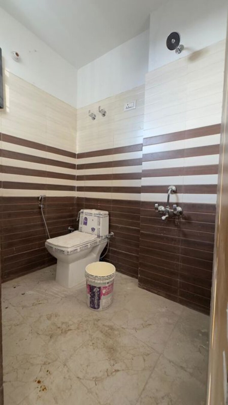 Bathroom, chattarpur 1 Bedroom 450 Sq.Ft. Builder Floor In Chattarpur Delhi 9749601