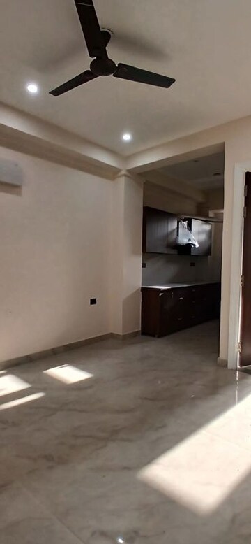 Room in 2 BHK Builder Floor at Sector 40 – for Rent