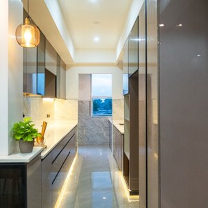 Building Lobby in 6 BHK Villa at DLF Garden Villas, Dlf Phase iv – for Sale