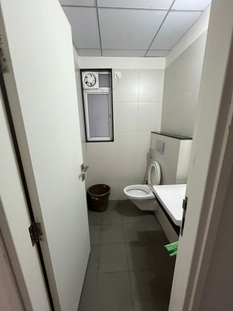 Bathroom, godrej-greens 3 Bedroom 918 Sq.Ft. Apartment In Undri Pune 9749628