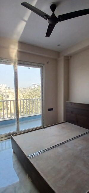 Room in 2 BHK Builder Floor at Sector 30 – for Rent