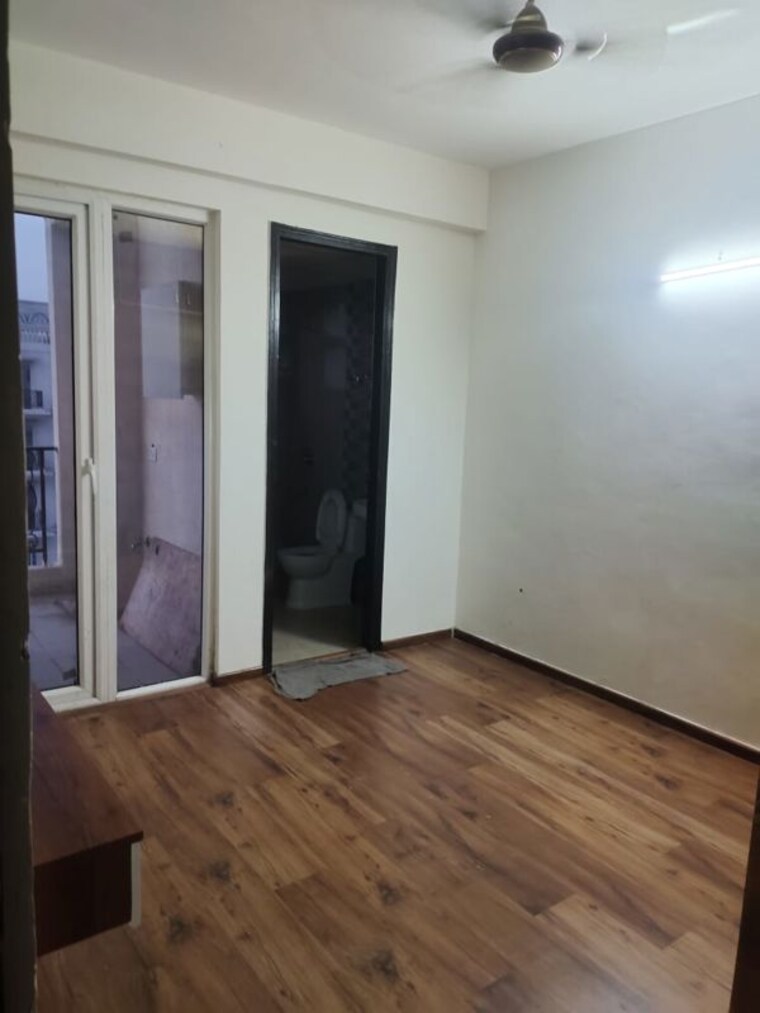 Room, signature-global-park-4-and-5 2.5 Bedroom 1120 Sq.Ft. Builder Floor In Sohna Sector 36 Gurgaon 9749638