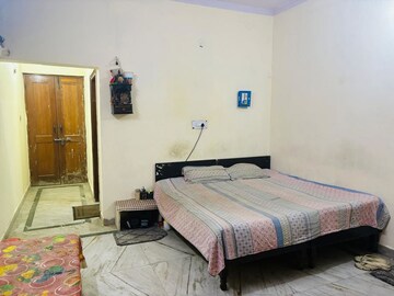 Bedroom in 1 RK Independent House at RWA Apartments Sector 27, Sector 27 – for Rent