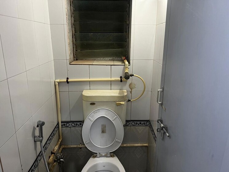 Bathroom, gokul-dham-chs 2 Bedroom 800 Sq.Ft. Apartment In Goregaon East Mumbai 9749659