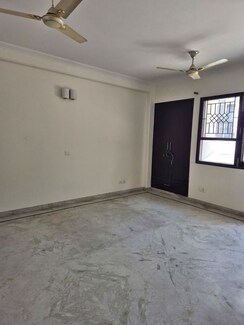 3 BHK Builder Floor For Rent in Sector 15