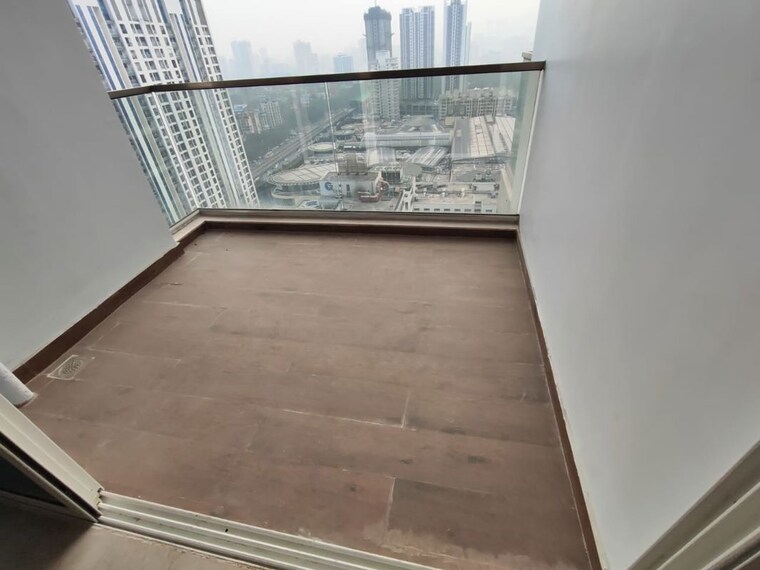 Room, sheth-avalon 4 Bedroom 1800 Sq.Ft. Apartment In Laxmi Nagar Thane 9749680