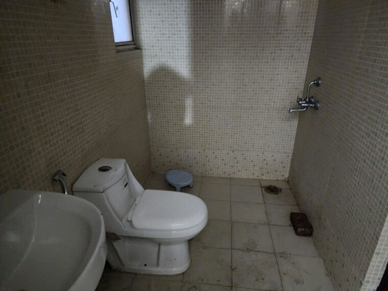 Bathroom, high-end-paradise-ii 3 Bedroom 1650 Sq.Ft. Apartment In Raj Nagar Extension Ghaziabad 9749699