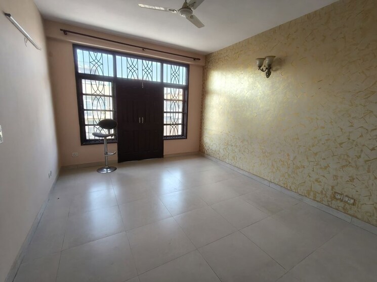 Room, ss-the-lilac 3 Bedroom 290 Sq.Yd. Builder Floor In Sector 49 Gurgaon 9749768
