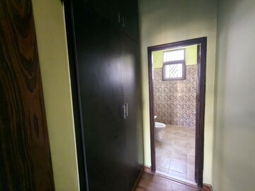 Room in 3.5 BHK Builder Floor at SS The Lilac, Sector 49 – for Sale