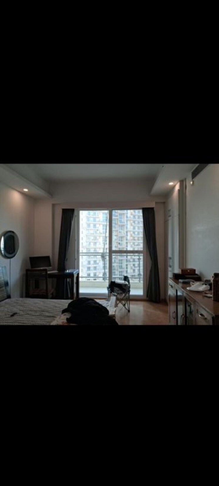 Living Room, mahagun-mezzaria 3 Bedroom 3070 Sq.Ft. Apartment In Sector 78 Noida 9749818