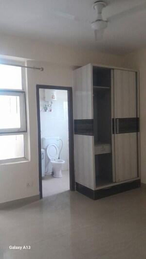 Room in 2 BHK Apartment at Sector 67 – for Rent