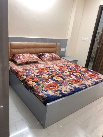 Bedroom in 1 BHK Builder Floor at Sector 43 – for Rent