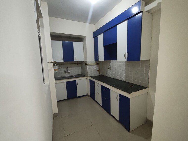 Kitchen, jaypee-greens-kosmos 2 Bedroom 950 Sq.Ft. Apartment In Sector 134 Noida 9749842