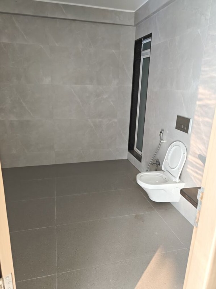 Bathroom, joy-legend 3 Bedroom 1515 Sq.Ft. Apartment In Khar West Mumbai 9749859
