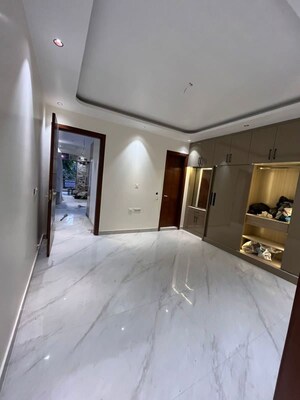 Furnished Amenities in 2 BHK Builder Floor at Lajpat Nagar – for Sale