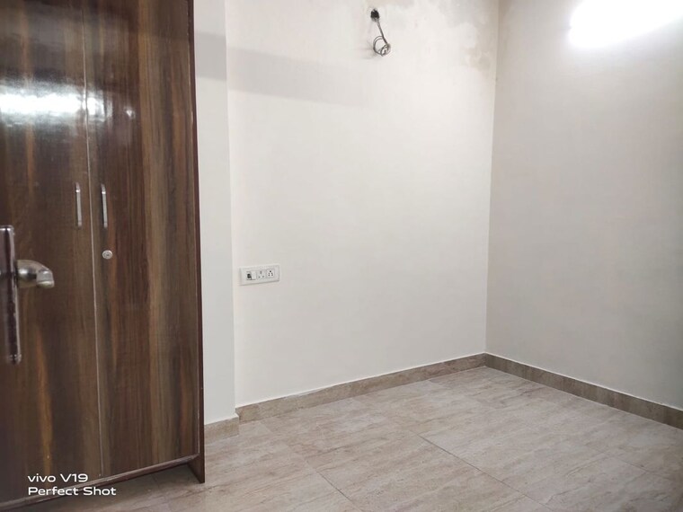 Room, east of kailash 1 Bedroom 1000 Sq.Ft. Builder Floor In East Of Kailash Delhi 9749870