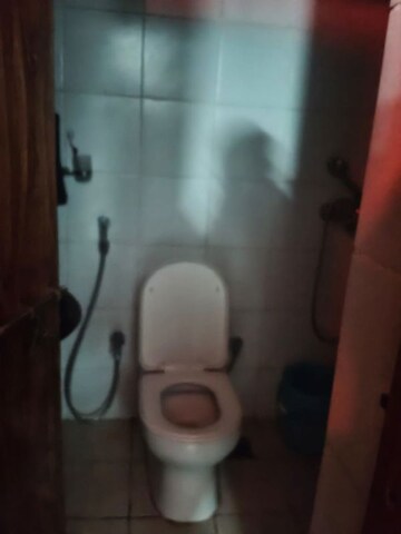 Bathroom in 3 BHK Apartment at Gomti Nagar – for Rent