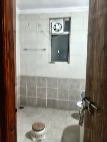 Bathroom in 3 BHK Apartment at Gomti Nagar – for Rent