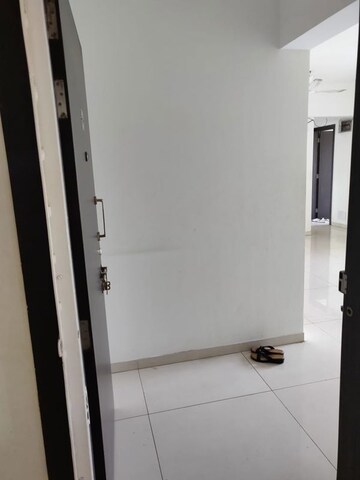 Room in 2 BHK Apartment at Kolte Patil Langston, Kharadi – for Rent