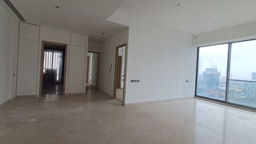 Room in 4 BHK Apartment at Rustomjee Crown, Prabhadevi – for Rent