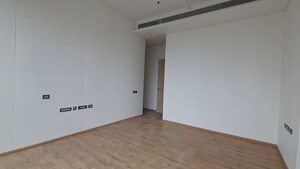 Room in 4 BHK Apartment at Rustomjee Crown, Prabhadevi – for Rent