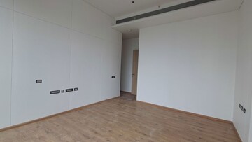 Room in 4 BHK Apartment at Rustomjee Crown, Prabhadevi – for Rent