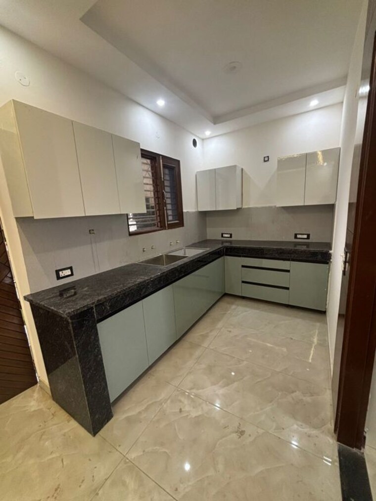 Kitchen, sector 4 3 Bedroom 250 Sq.Yd. Builder Floor In Sector 4 Panchkula 9749895