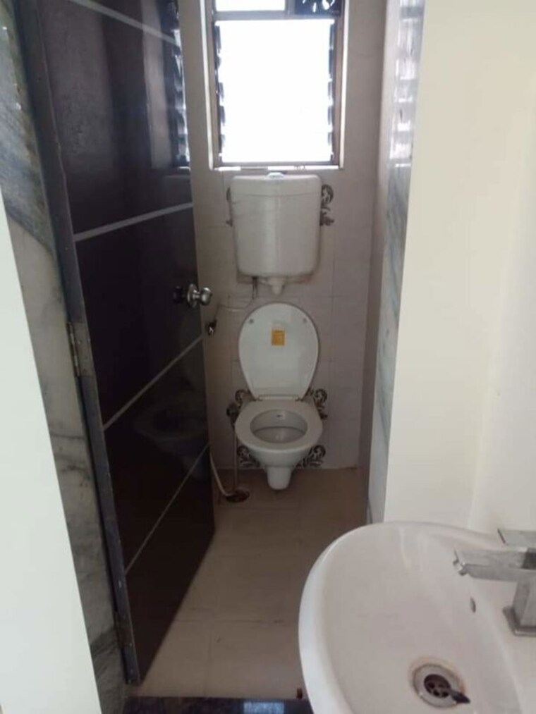 Bathroom, chembur 1 Bedroom 460 Sq.Ft. Apartment In Chembur Mumbai 9749908