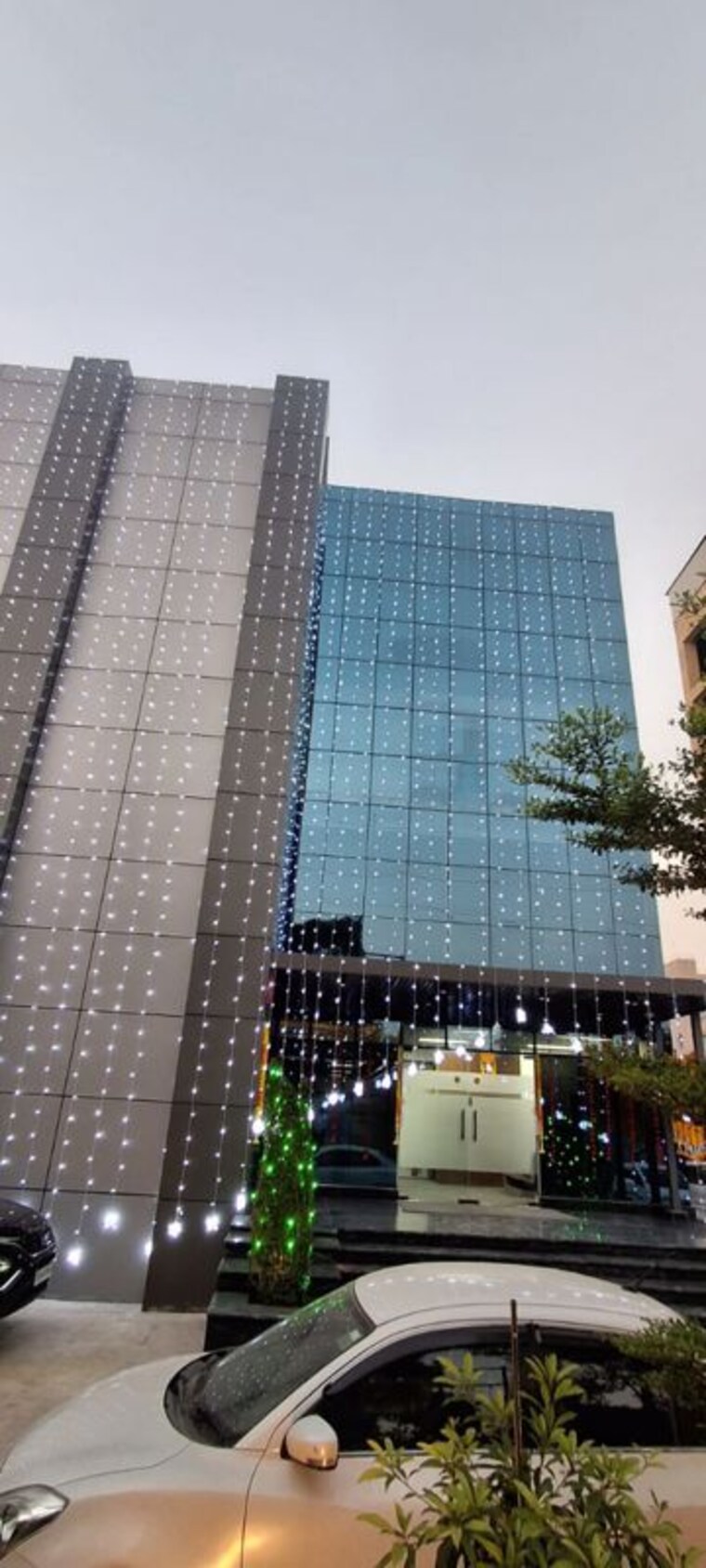 Swimming Pool, sector 63 Commercial Office Space 22000 Sq.Ft. In Sector 63 Noida 9749944