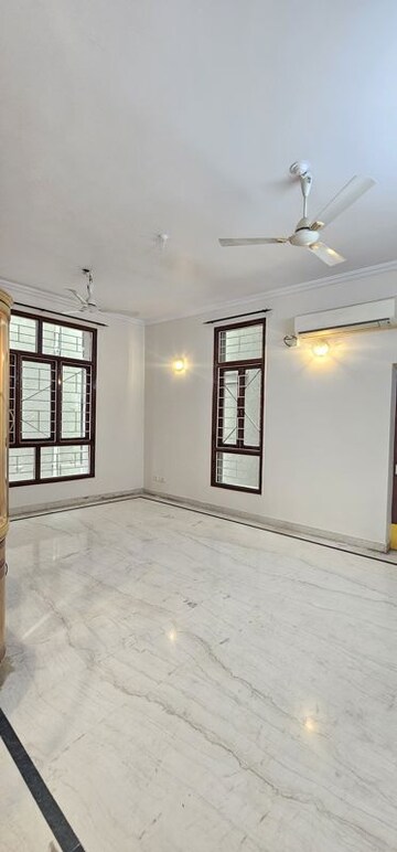 Room in 3 BHK Apartment at Trendset Grande Apartments, Banjara Hills – for Rent