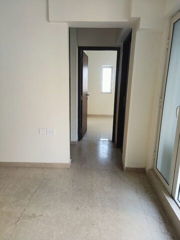 Room in 1 BHK Apartment at Omkar Signet, Malad East – for Rent